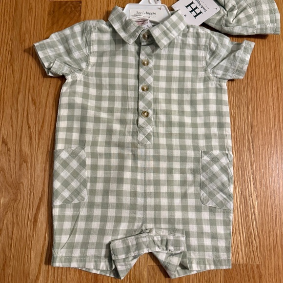 Haute Hippie Baby Boy 1 Piece Outfit W/Matching Hat - Picture 3 of 9
